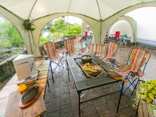 人気アウトドアメーカーのキャンプセットでBBQが楽しめる「博多南グランピングガーデン」