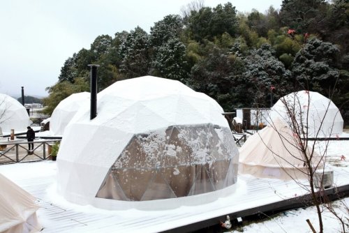関西の冬グランピングにおすすめ施設10選 温泉 薪ストーブ 防寒 ペットok グランピング スタイル