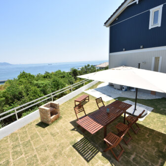 広い庭で海を見ながらBBQが楽しめるOCEAN RESORT AWAJI